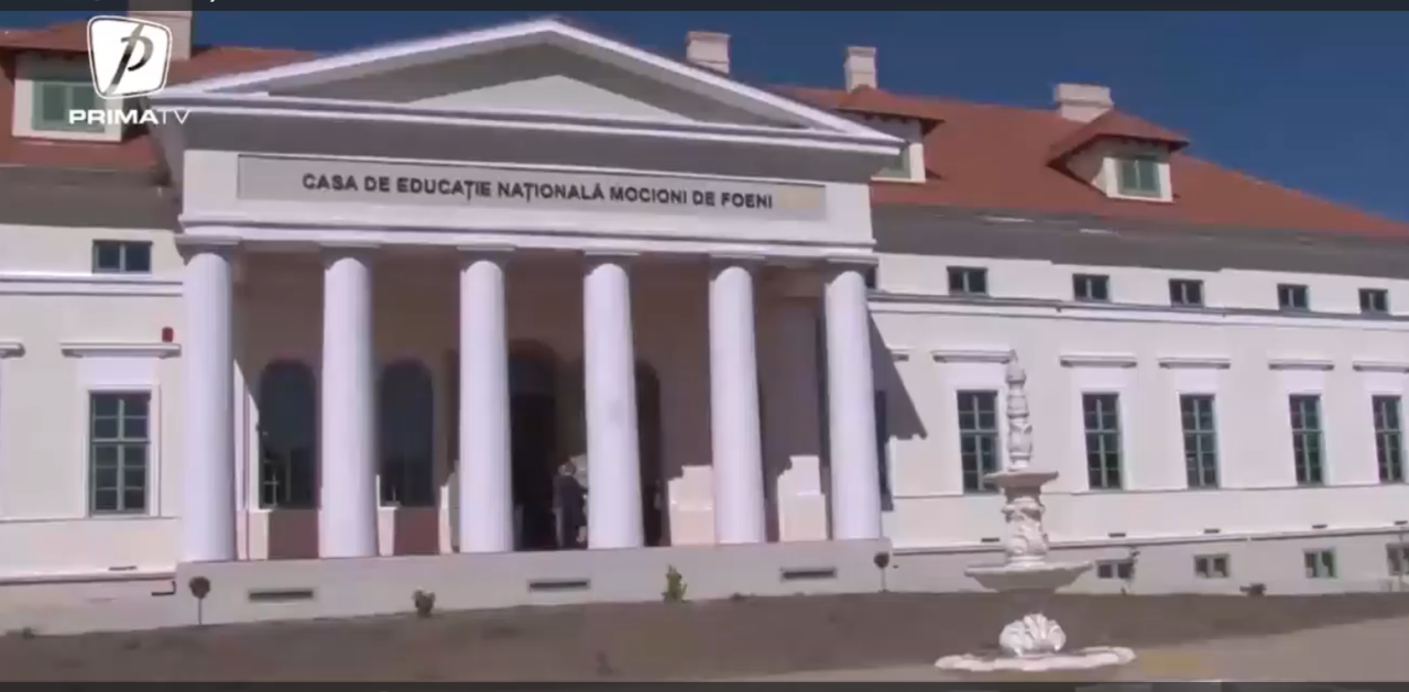 Conacul din comuna Foeni a fost restaurant din fonduri norvegiene. A aparținut unei familii de origine macedo-română