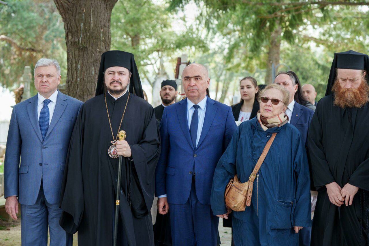 Ilie Bolojan, la slujba religioasă dedicată Unirii Basarabiei cu România, la Mănăstirea CERNICA