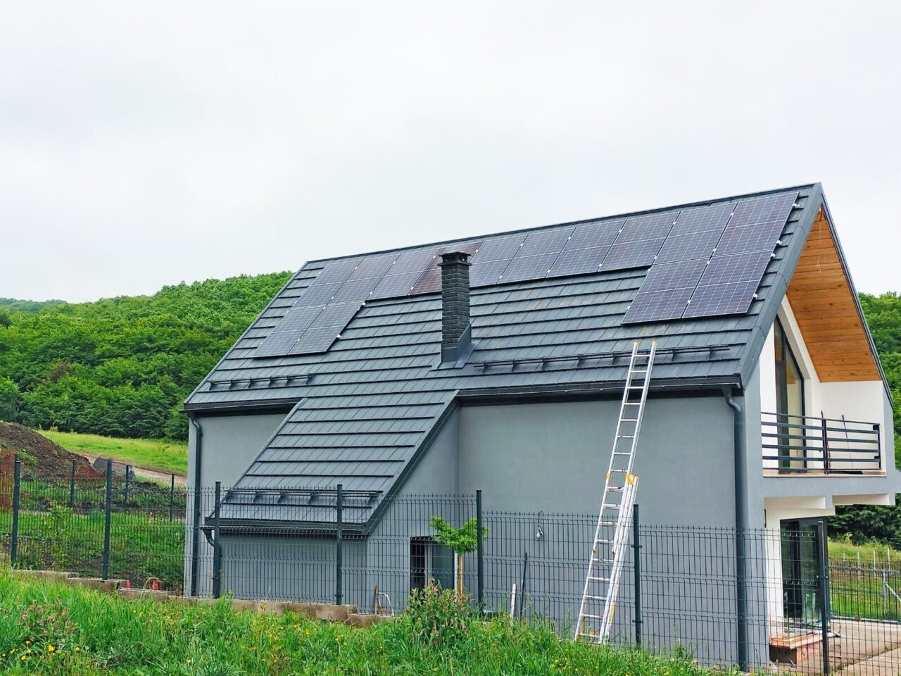 (P) 5 beneficii ale instalării panourilor fotovoltaice
