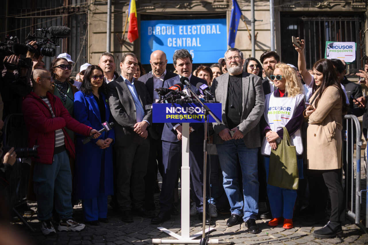 CCR analizează contestațiile împotriva validării candidaturii lui Nicușor Dan la prezidențiale
