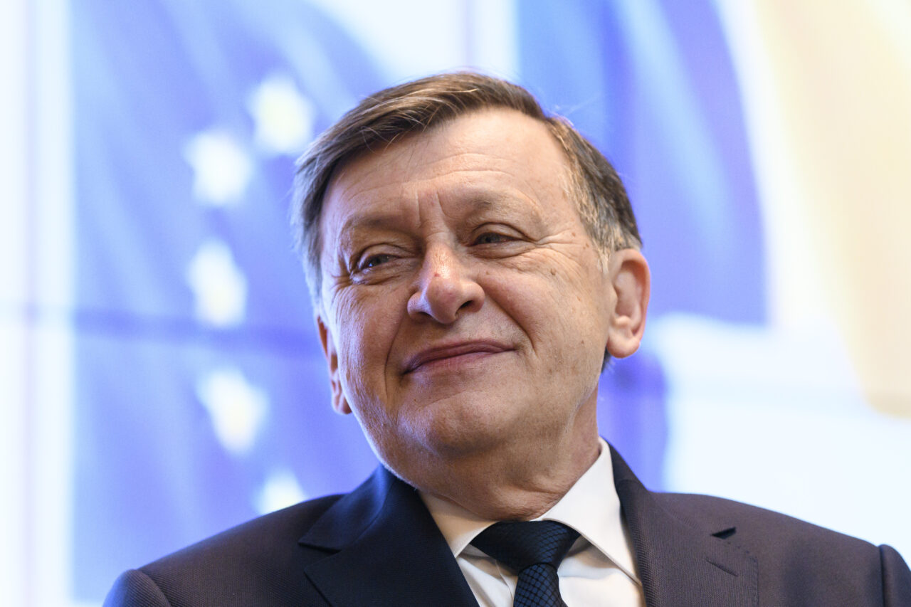 Crin Antonescu: „Președinții noștri au mediat între partide și au umblat în interiorul partidului lor”/ Viziunea sa pentru o Românie putere economică