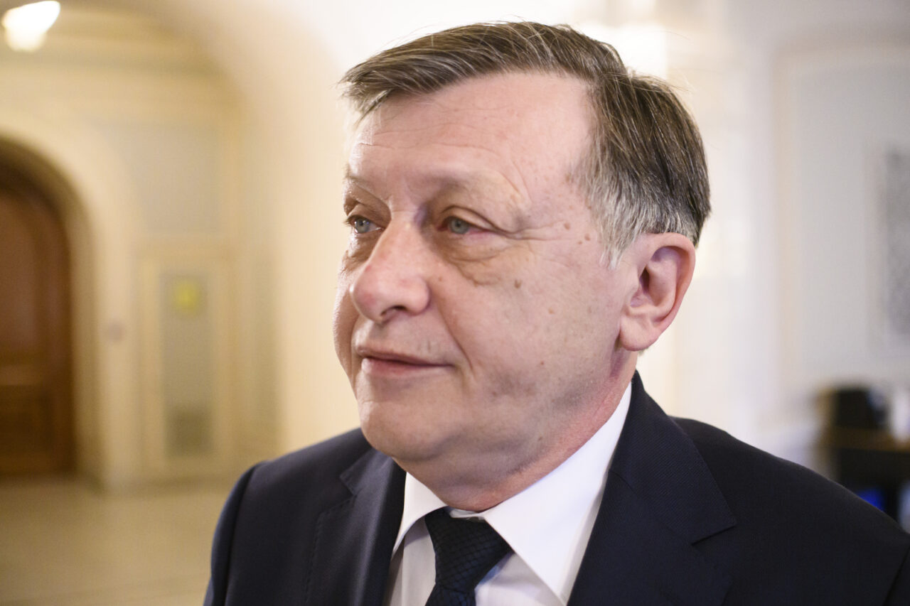 Crin Antonescu îl contrazice pe Ciprian Ciucu: „MINTE! Bolojan nu a cerut să candideze”