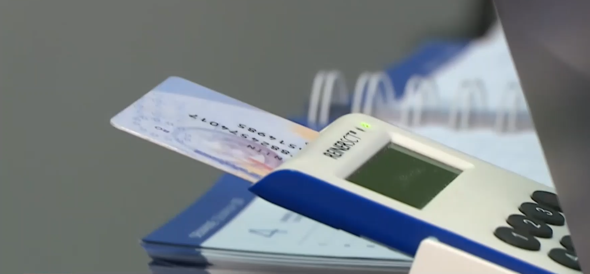 Românii și-au luat mai PUȚINE zile de concediu medical anul trecut, față de 2023. Câți bani s-au economisit la bugetul de stat