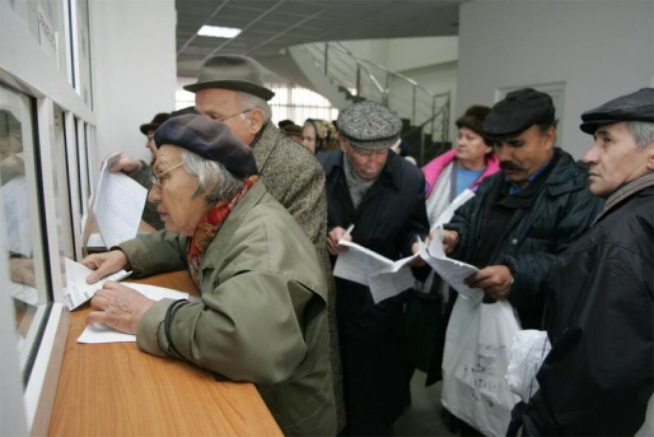 La ce vârstă se pot pensiona MĂMICILE în funcție de numărul de COPII