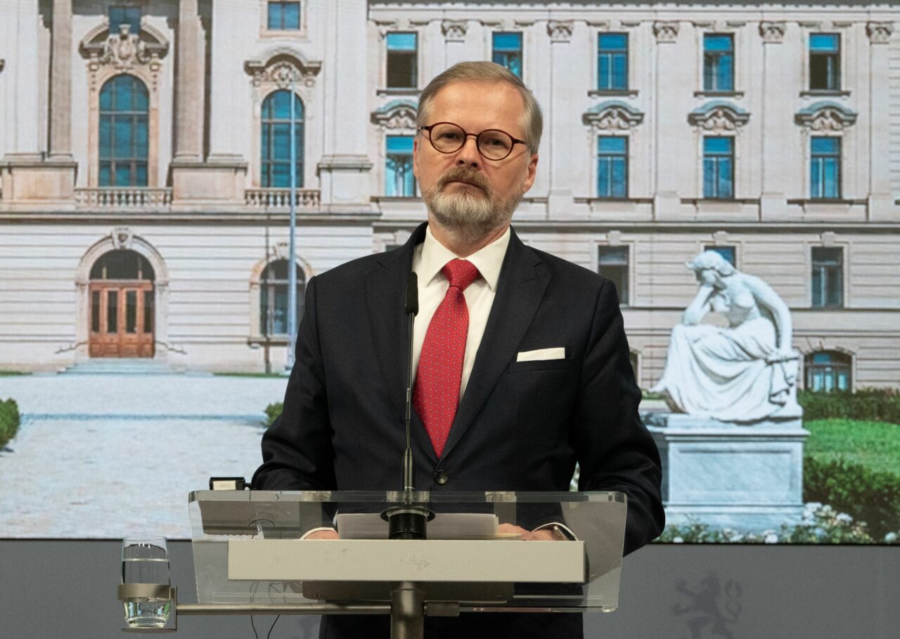 Republica Cehă își mărește gradual bugetul dedicat APĂRĂRII. Premier: Vom crește la 3% din PIB până la sfârșitul deceniului