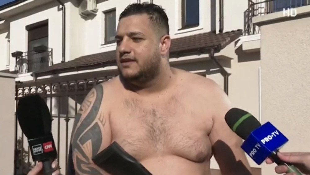 TikTok-erul Alin Borcan a amenințat, dezbrăcat, cu o armă de jucărie, după percheziții: „Nu mai veniți, că trag. Domnule Georgescu, vă iubesc”