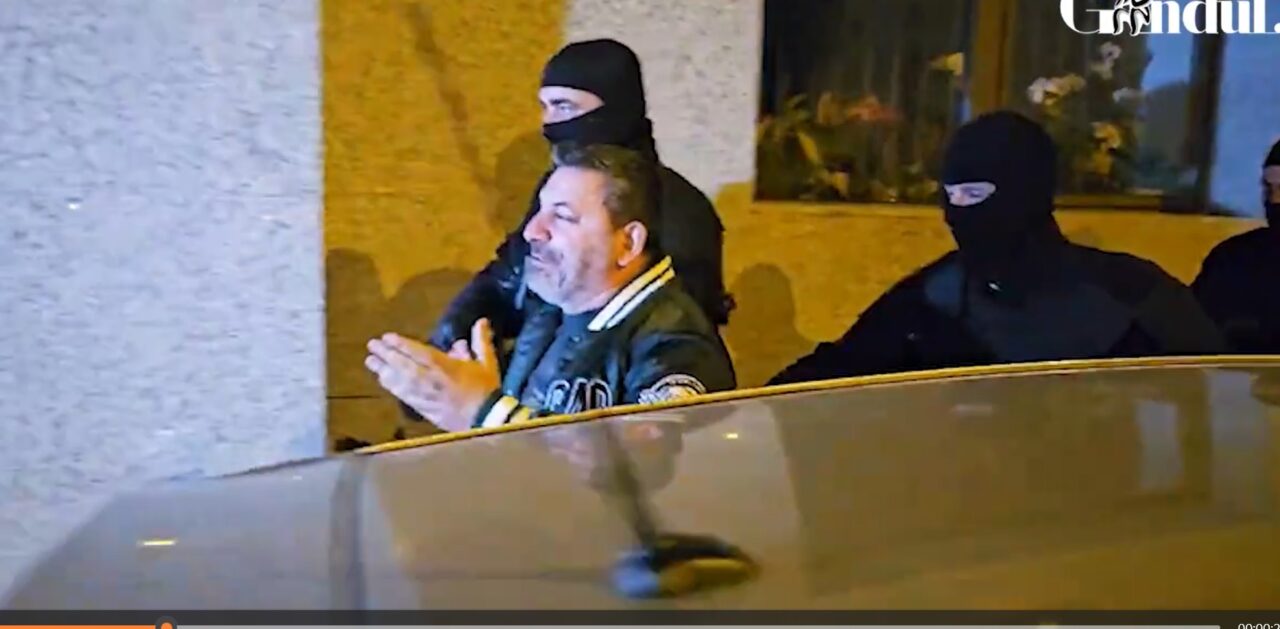 Suspecții în cazul protestelor violente de la BEC, audiați la Parchetul Tribunalului București. Trei PROTESTATARI au fost REȚINUȚI