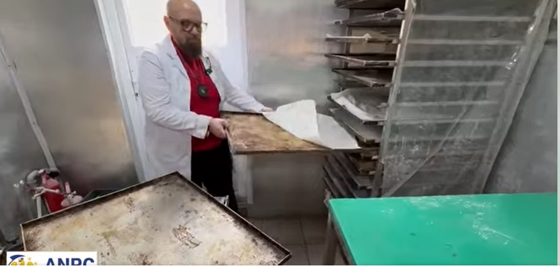 Imagini de COȘMAR de la controalele ANPC la mai multe unități de panificație din București. Aproape 350 de kilograme de produse, retrase de pe rafturi