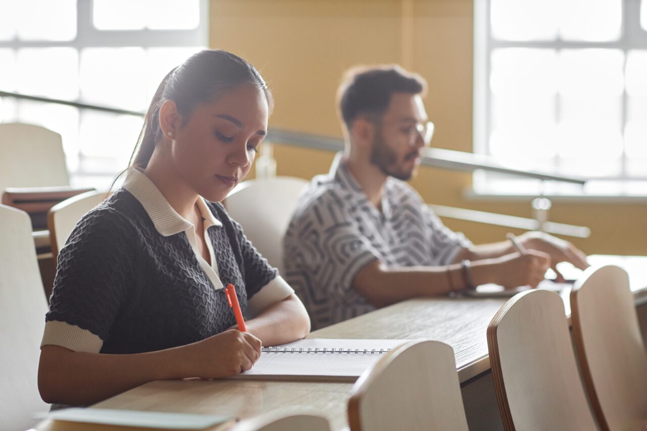 Subiecte Simulare BACALAUREAT 2025. Proba de limba și literatură română a început. Cum au fost elaborate subiectele
