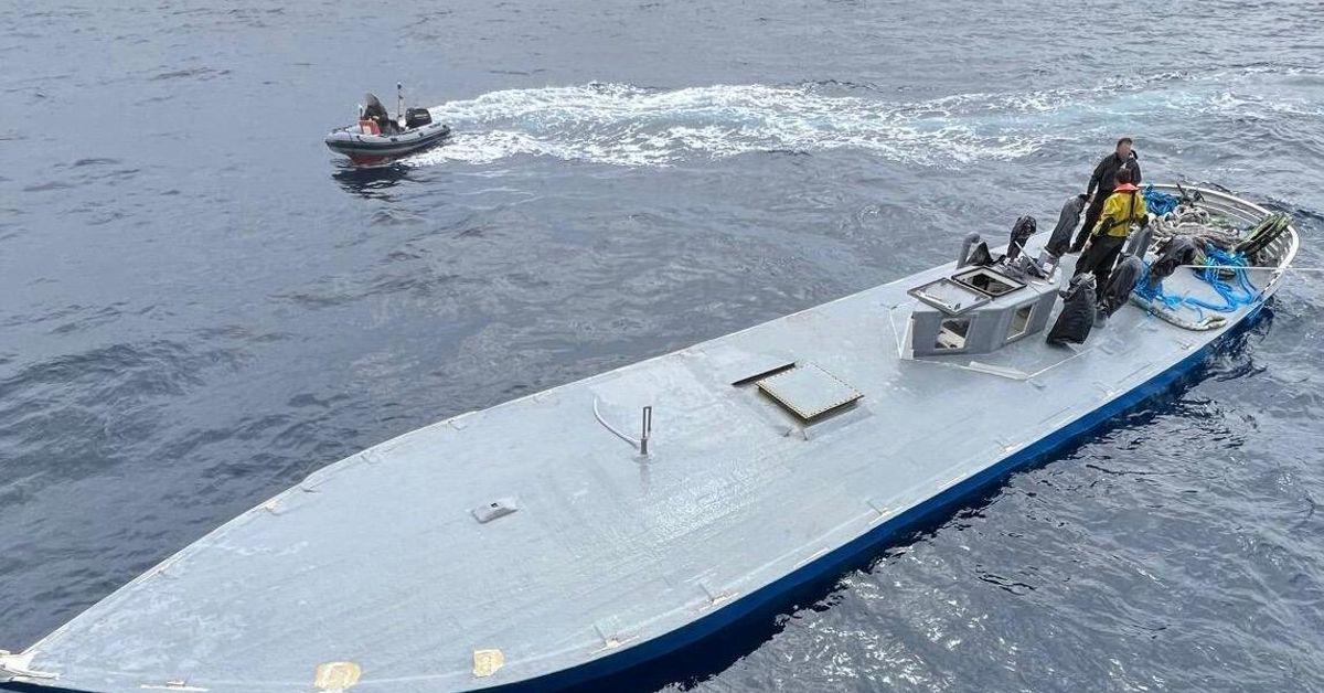 Un submarin încărcat cu peste șase tone de COCAINĂ a fost interceptat de autoritățile europene. Drogurile veneau din Brazilia