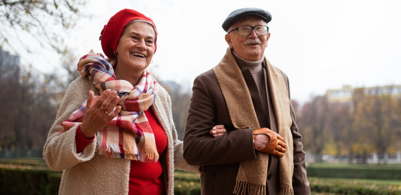 Povestea remarcabilă a lui Betty și Jim, doi prieteni din copilărie, REUNIȚI după aproape 90 de ani, datorită unei fotografii
