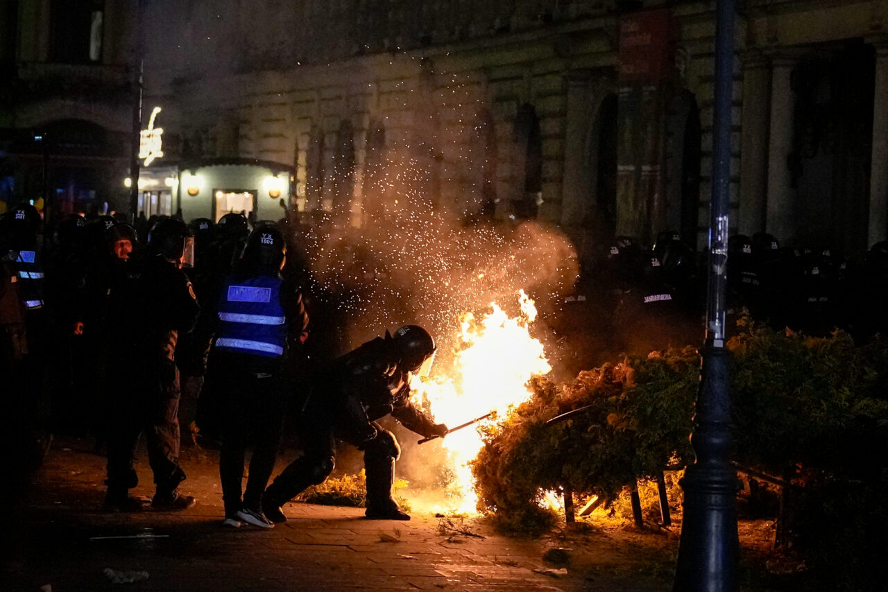 Sociologul Remus Ștefureac: „Extremismul și violența nu au ce să caute într-o societate democratică”