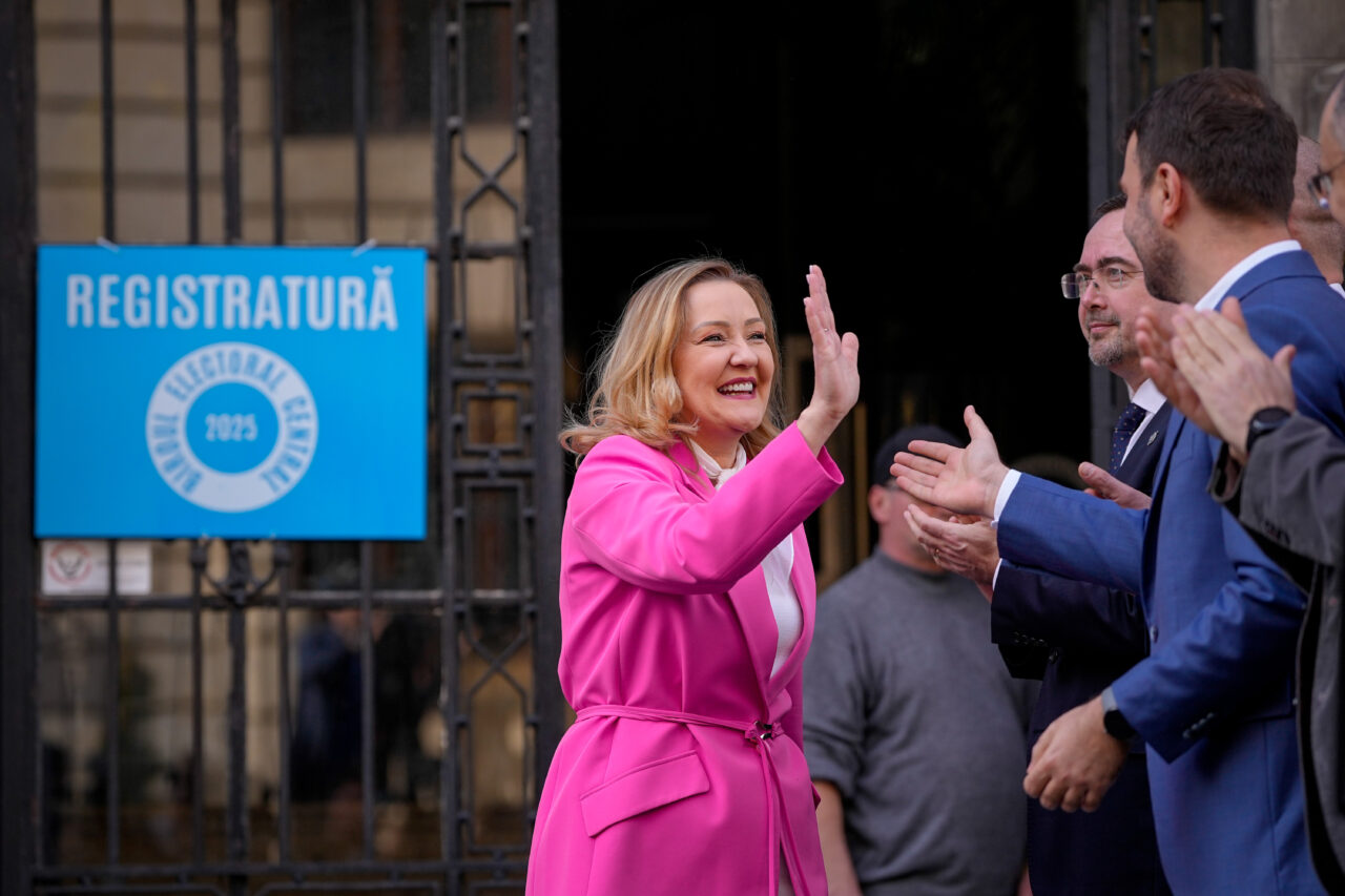 Candidata Elena Lasconi vrea GUVERN cu mai puțini politicieni și instituții fără NEPOȚI