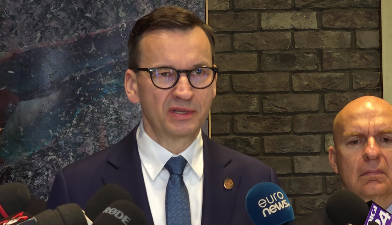 Fostul premier al Poloniei: „Nu poți avea încredere în Putin” / „Putem avea încredere în armistițiu doar dacă există NATO în spatele lui”