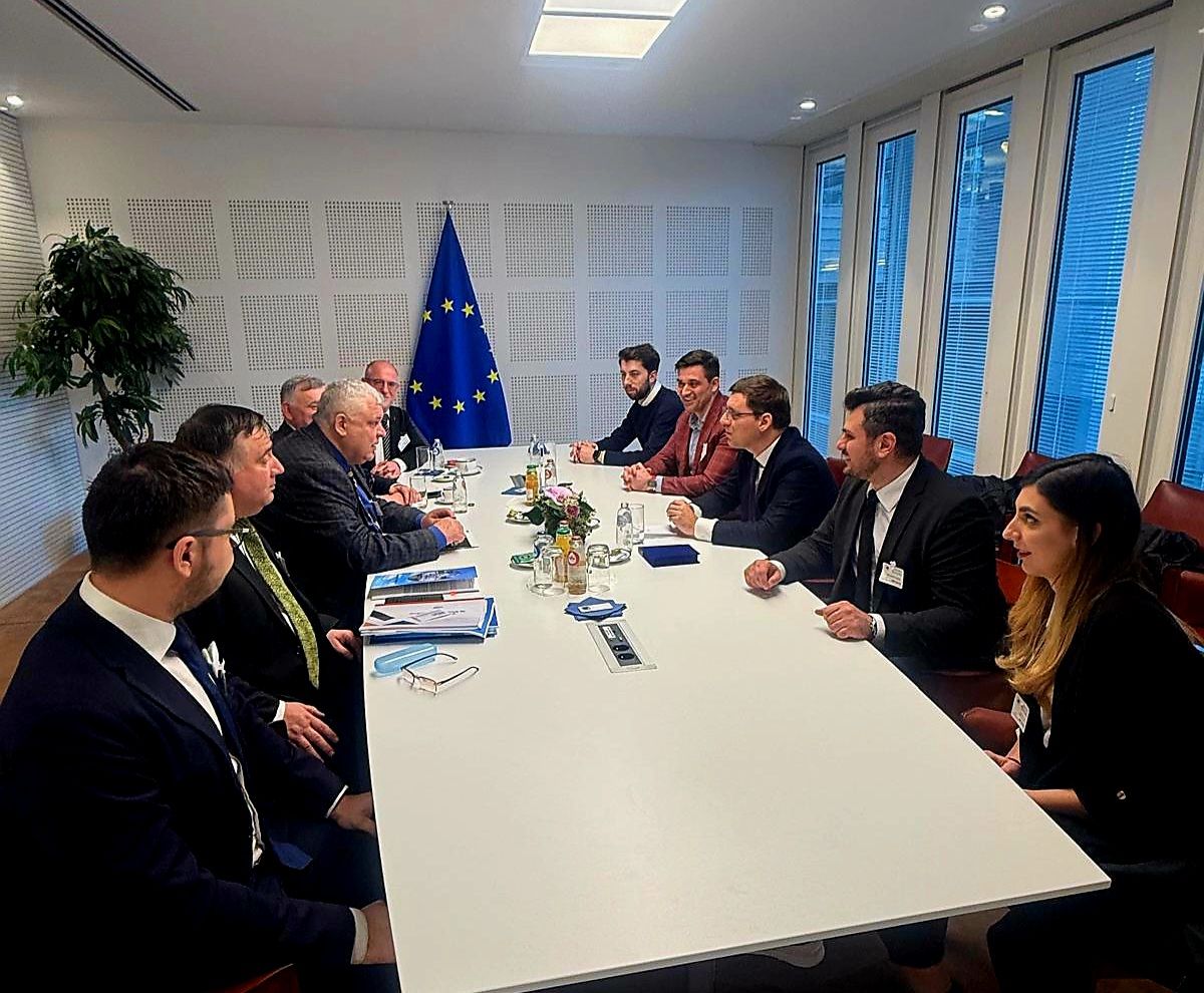 Victor Negrescu: România are potențialul de a deveni un jucător important în industria de apărare europeană