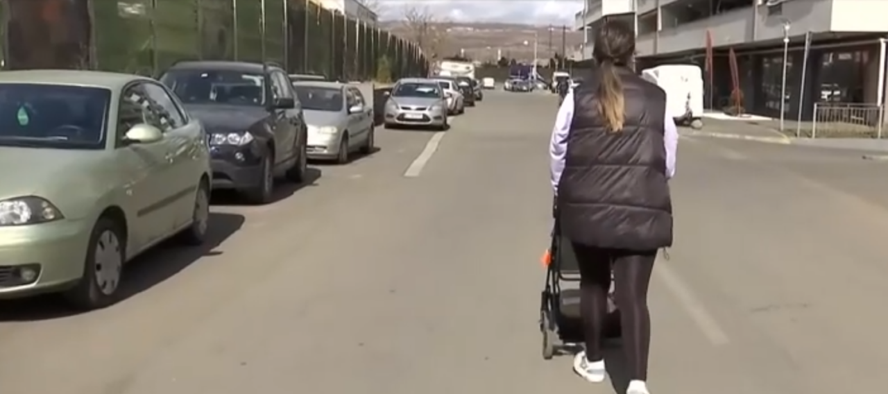 Prețuri uriașe pentru locurile de parcare: mai SCUMPE decât mașinile