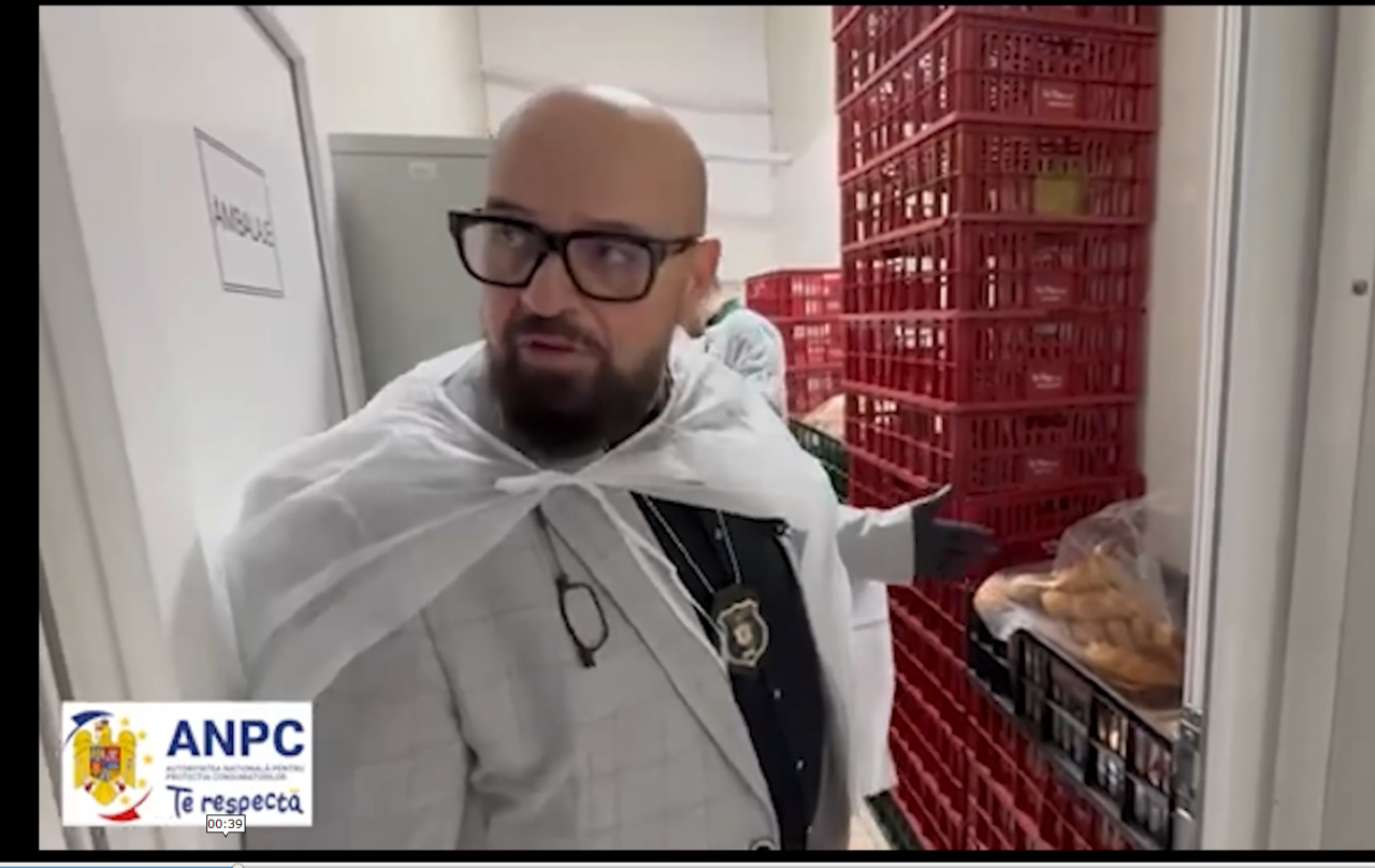 Un elev a ajuns la spital cu enterocolită acută, iar părinții au reclamat la ANPC furnizorul de catering al școlii. Piedone a oprit activitatea