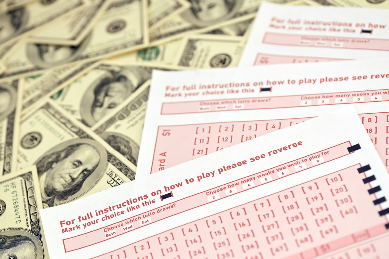 Cum au reușit trei studenți din Italia să câștige 50.000 de euro la LOTO cu ajutorul inteligenței artificiale. Ce schemă au aplicat