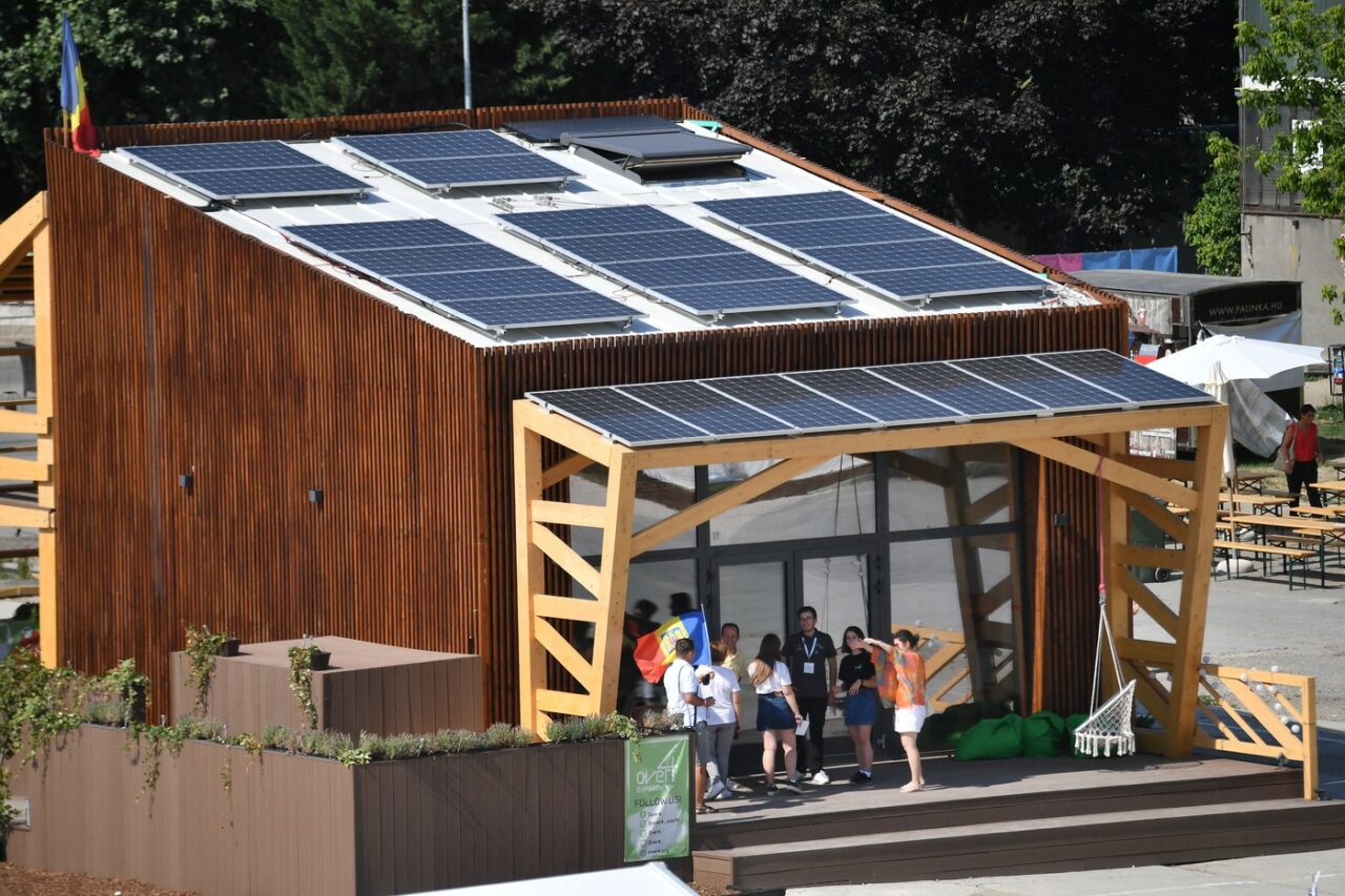 România a înregistrat un record istoric la orele prânzului: Parcurile fotovoltaice produceau un sfert din toată electricitatea