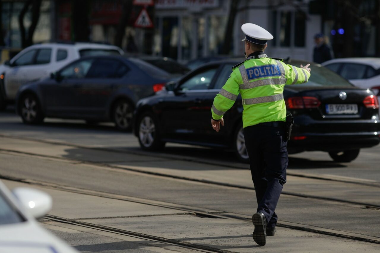 Șoferii riscă amenzi MAXIME de 8.100 lei dacă nu au la îndemână un document esențial asupra lor la momentul controlului în trafic