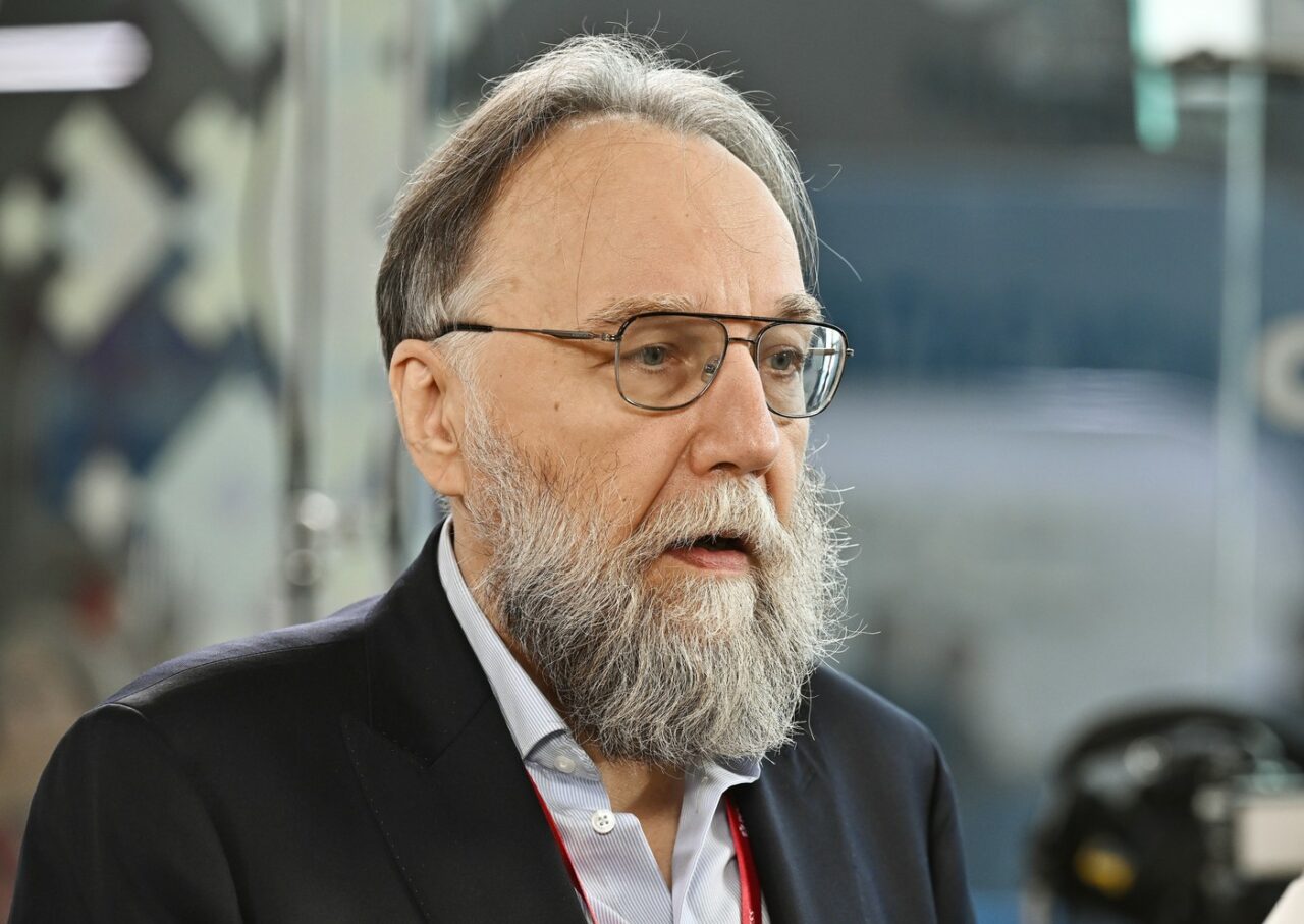 Reacția lui Alexandr Dughin, ideologul lui Putin după ce candidatura lui Călin Georgescu a căzut. România, comparată cu Ucraina