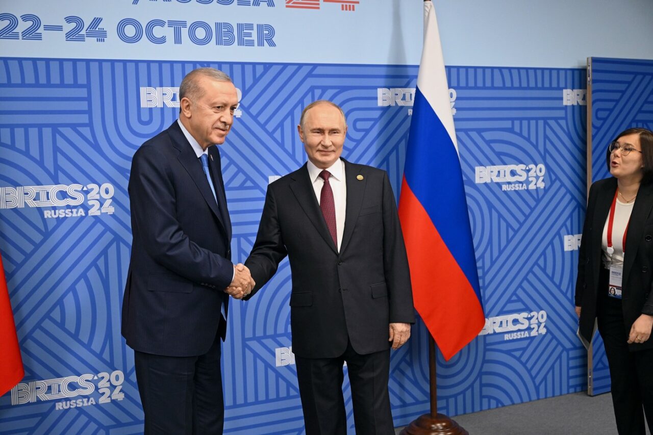 Rusia și Turcia doresc o cooperare durabilă pentru soluționarea CONFLICTELOR regionale/ Putin insistă asupra „securității navigației” în Marea Neagră
