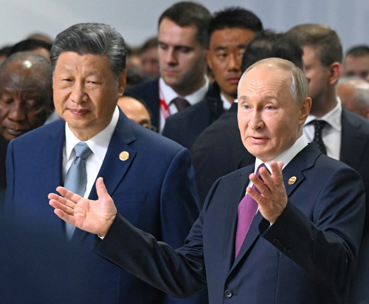 Influența străină malignă. Rusia & China vs. Occident: „Moscova vrea să DISTRUGĂ ordinea globală, Beijingul urmărește interese comerciale”