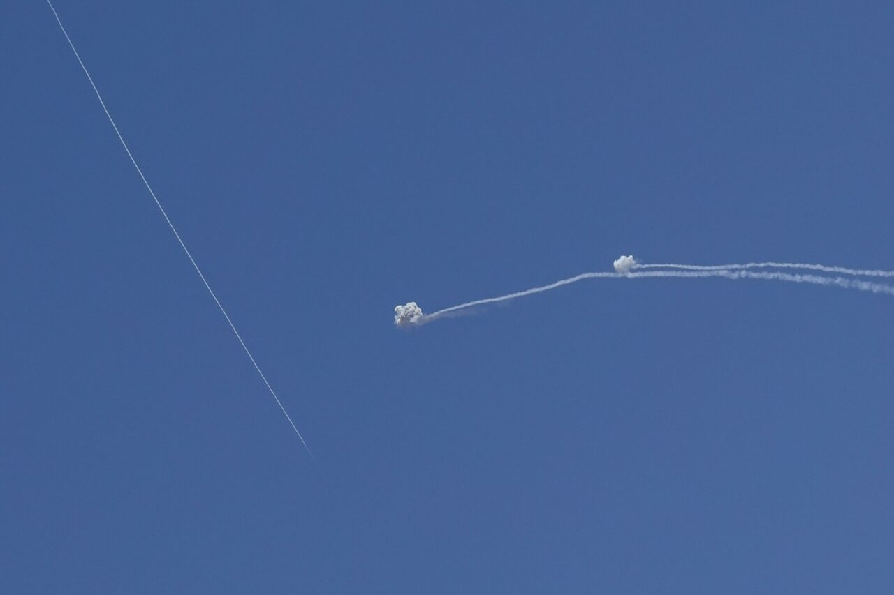 Rachete lansate din Fâșia Gaza au vizat orașul Tel Aviv /Atacul a fost revendicat de HAMAS, în contextul bombardamentelor israeliene