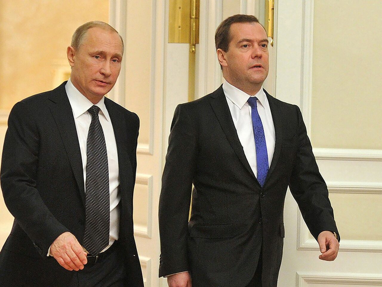 Visul lui Medvedev. Moscova, prima mutare pentru a reintra pe piețele de capital. „Cine face afaceri în Rusia lui Putin își asumă un RISC imens”