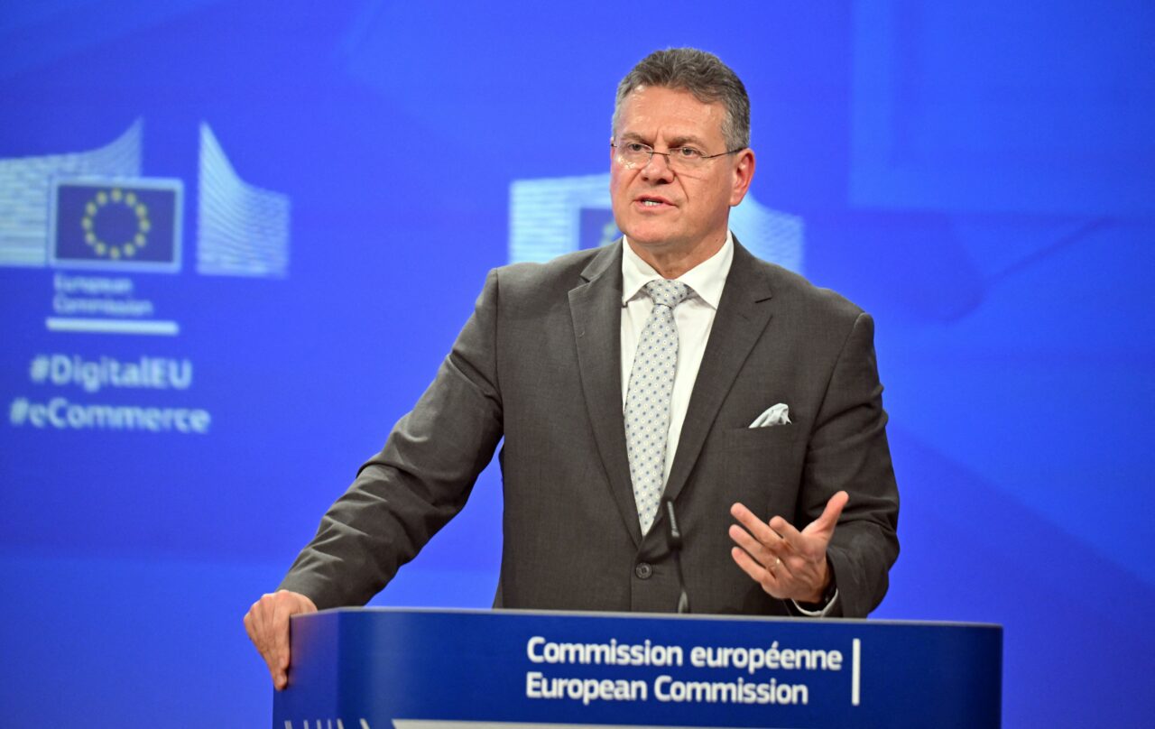 UE acuză Administrația TRUMP că refuză dialogul în problemele comerciale /„Statele Unite își urmăresc interesele, la fel procedează UE”