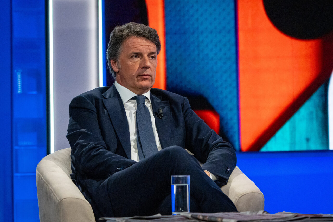Fostul premier italian Matteo Renzi consideră ”scandaloasă” situația din ROMÂNIA /„Democrația se apără la urne, nu de urne”