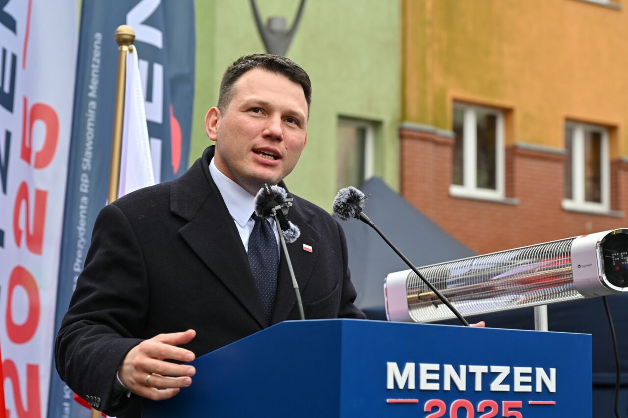 Polonia: Un candidat de extremă-dreapta urcă pe locul DOI în sondajele pentru alegerile prezidențiale