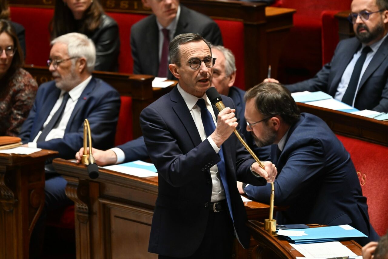 Ministrul francez de Interne CRITICĂ atitudinea lui François Fillon față de președintele Ucrainei/ „Agresorul este Rusia”