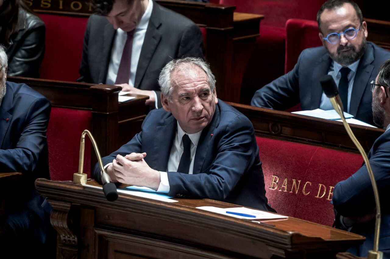 Guvernul Franței se angajează într-o cursă a reînarmării/ Reprezentantul OPOZIȚIEI critică inițiativele lui Macron