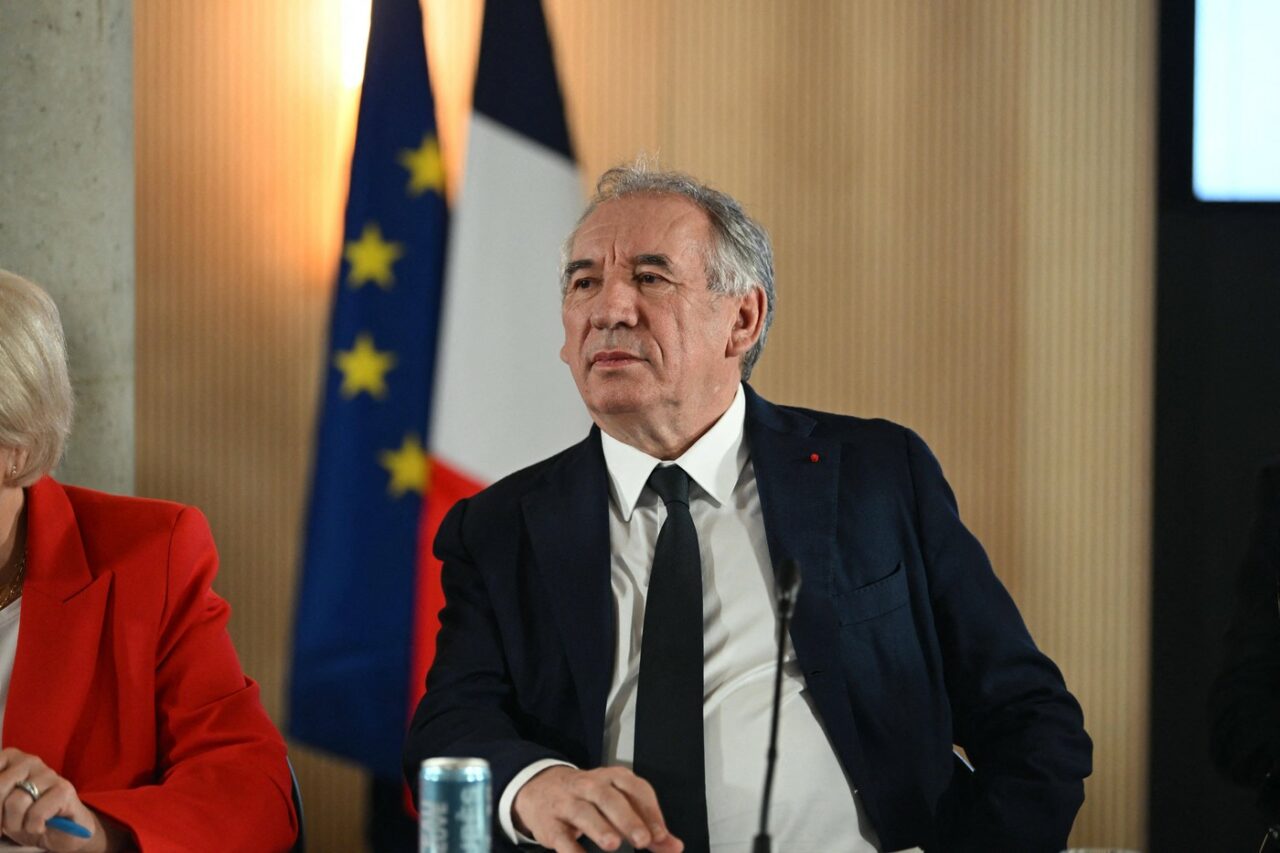 François Bayrou sprijină creșterea investițiilor în domeniul APĂRĂRII/ Premierul francez critică atitudinea Administrației Trump