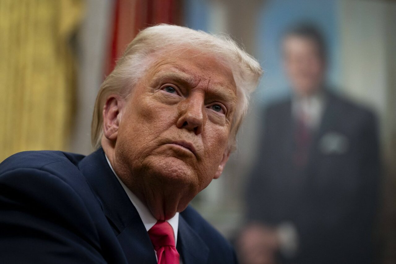 Trump îl acuză pe Zelenski că a luat bani de la SUA „ca bomboanele de la un copil” și îl consideră „nerecunoscător”
