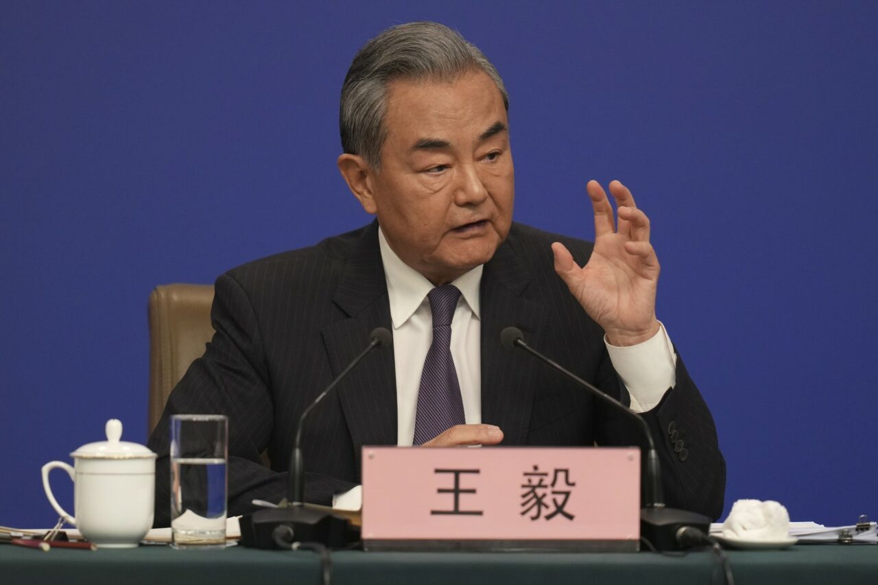 China va „contracara cu hotărâre” presiunea SUA în problema taxelor vamale: Marile puteri „nu ar trebui să-i INTIMIDEZE pe cei slabi”