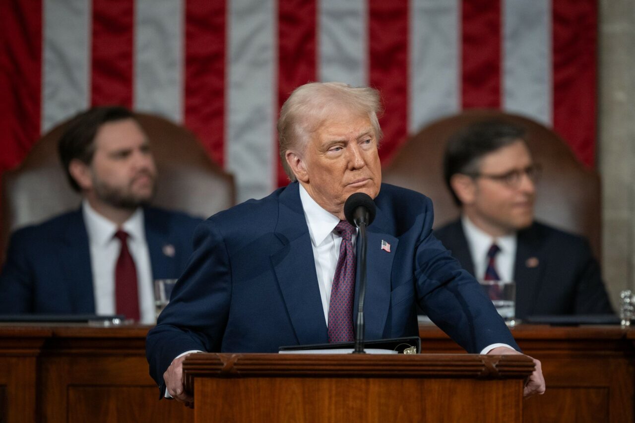 Donald Trump, enervat că Putin nu acceptă acordul de pace rapidă, îl AMENINȚĂ și pe Zelenski: „Va avea mari probleme”
