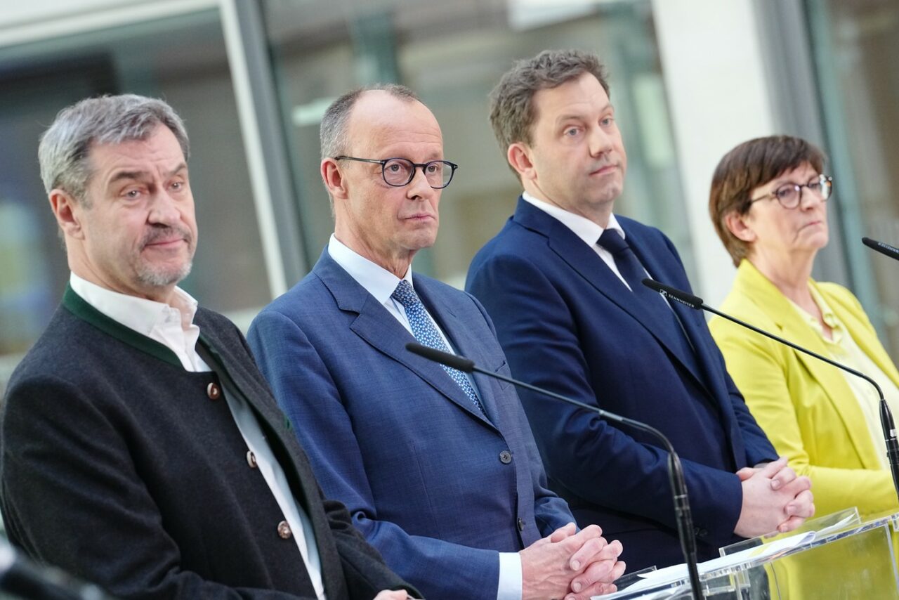 Liderii CDU/CSU și SPD au decis formarea unui guvern de coaliție, dar negocierile continuă până la Paște. AfD, exclus de la masa discuțiilor