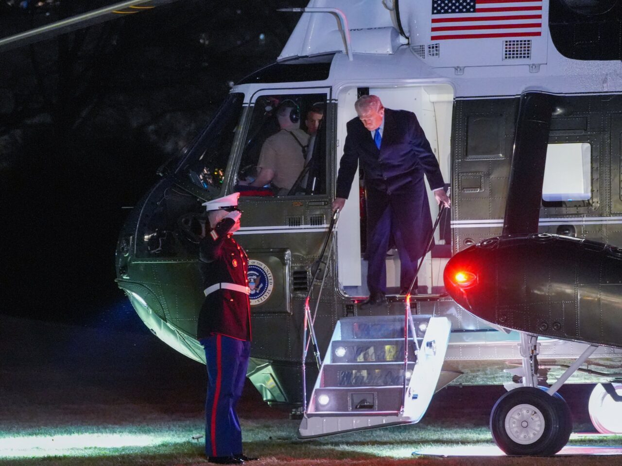 Administrația Trump respinge temerile privind RECESIUNEA /„Există motive să fim încrezători”, acum sunt „anomalii” asociate „moștenirii lui Biden”