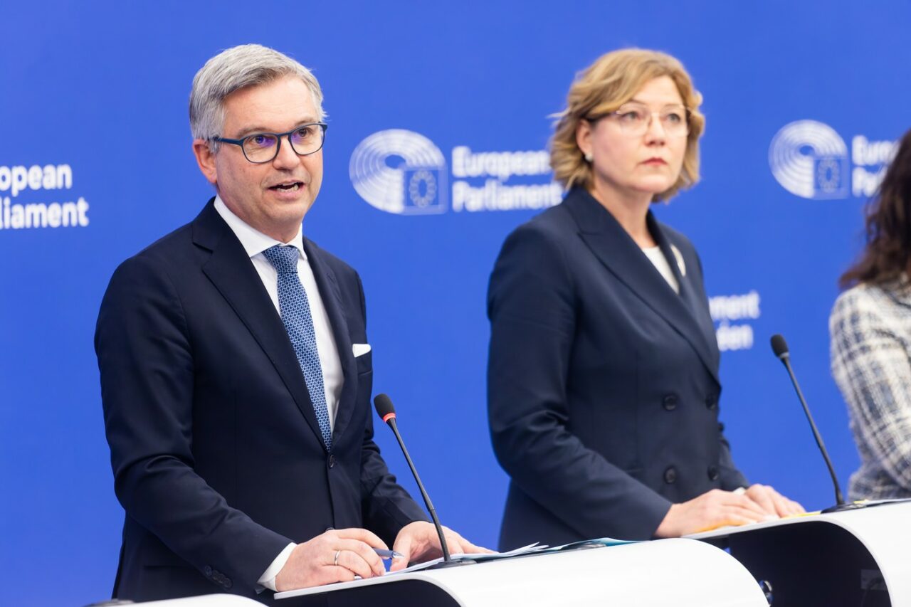 Planul UE de reformare a sistemului de migrație și azil: Mai multe DEPORTĂRI și centre de returnare în țări terțe