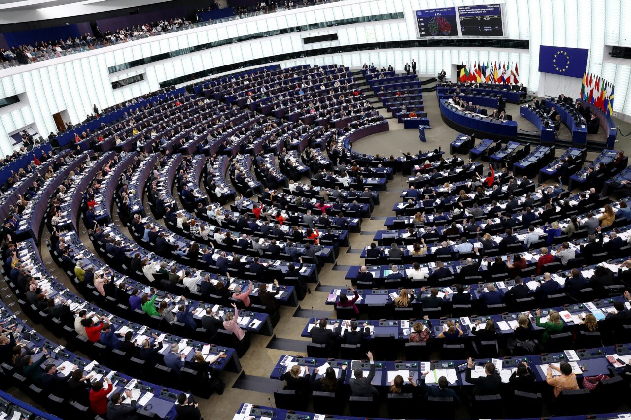 Parlamentul European susține planurile de consolidare a apărării UE /„EUROPA se confruntă cu cea mai avansată amenințare de după Războiul Rece”