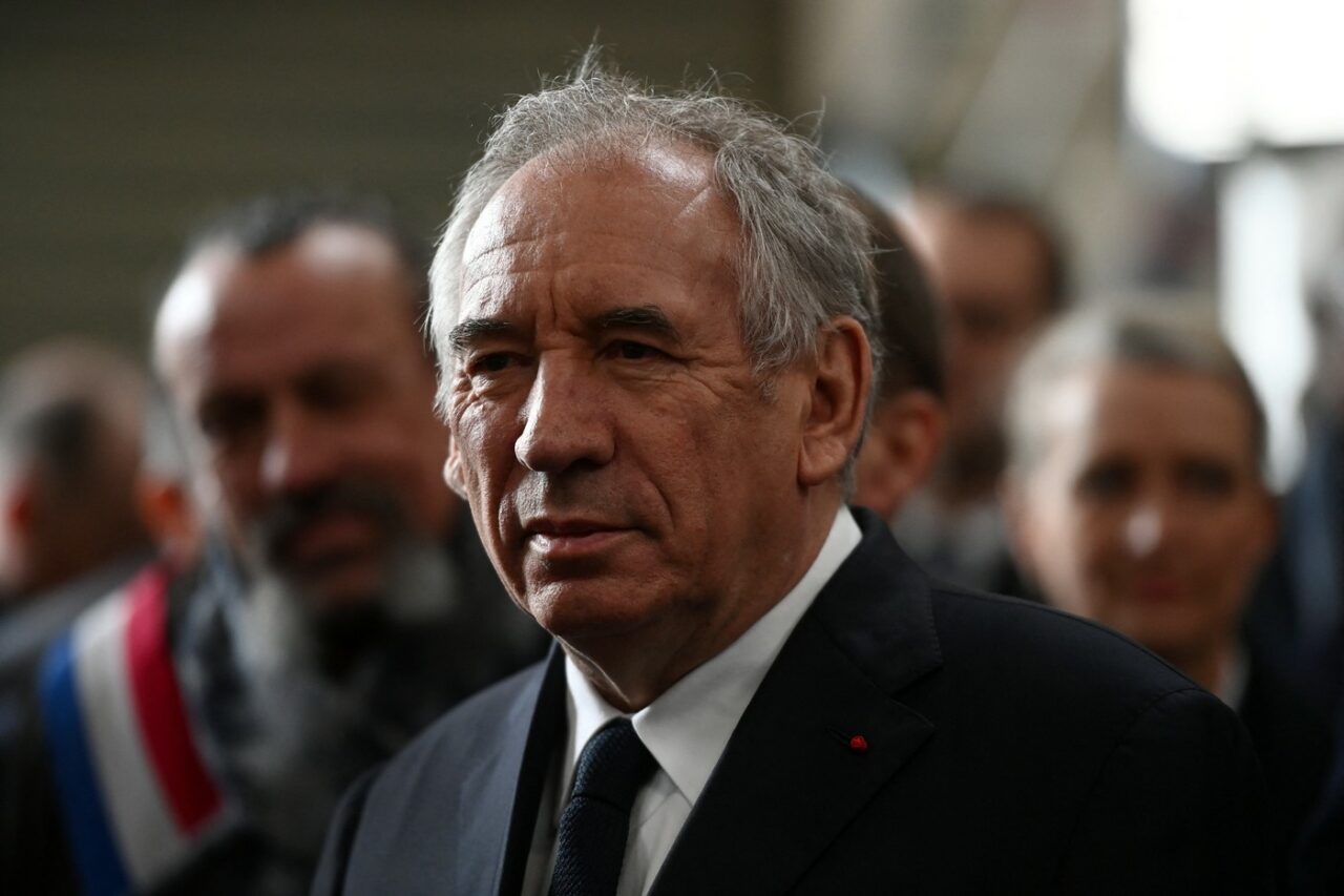 François Bayrou refuză să reducă vârsta de pensionare în Franța/ Formațiunile de stânga CONDAMNĂ „brutalitatea trădării lui”