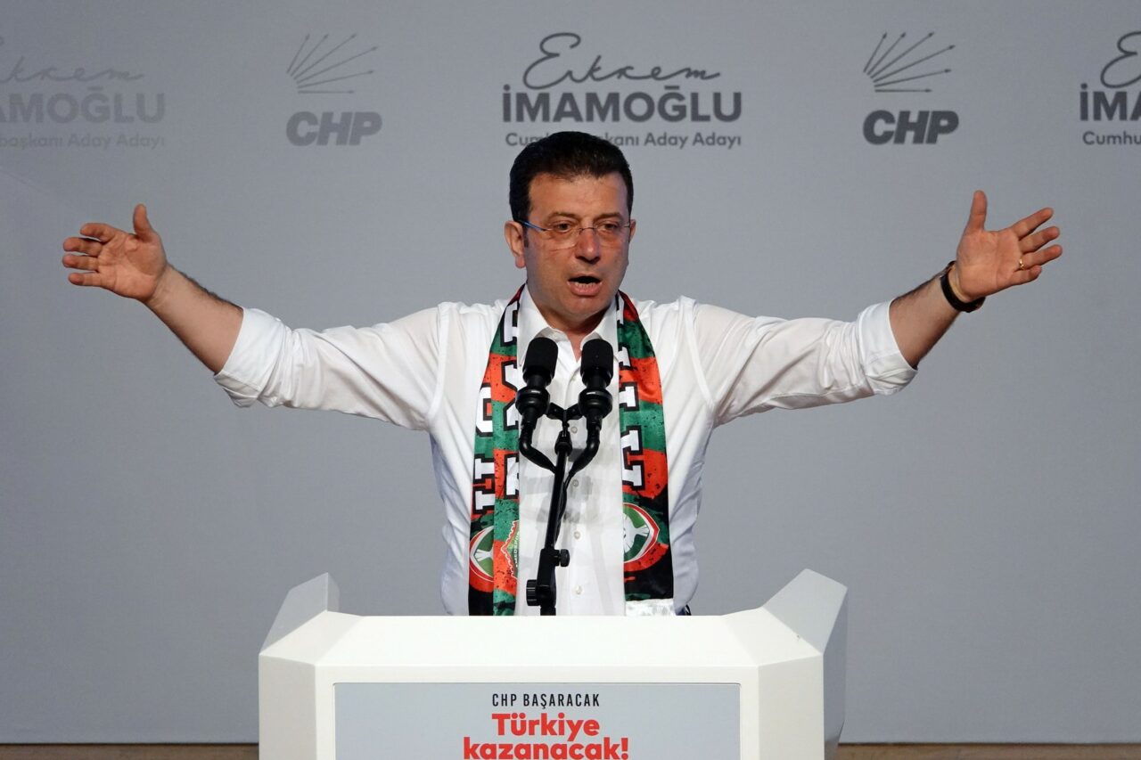 Turcia: Ekrem Imamoglu, principalul rival politic al lui Recep Tayyip Erdogan, a fost REȚINUT chiar înainte de a fi numit candidat la prezidențiale