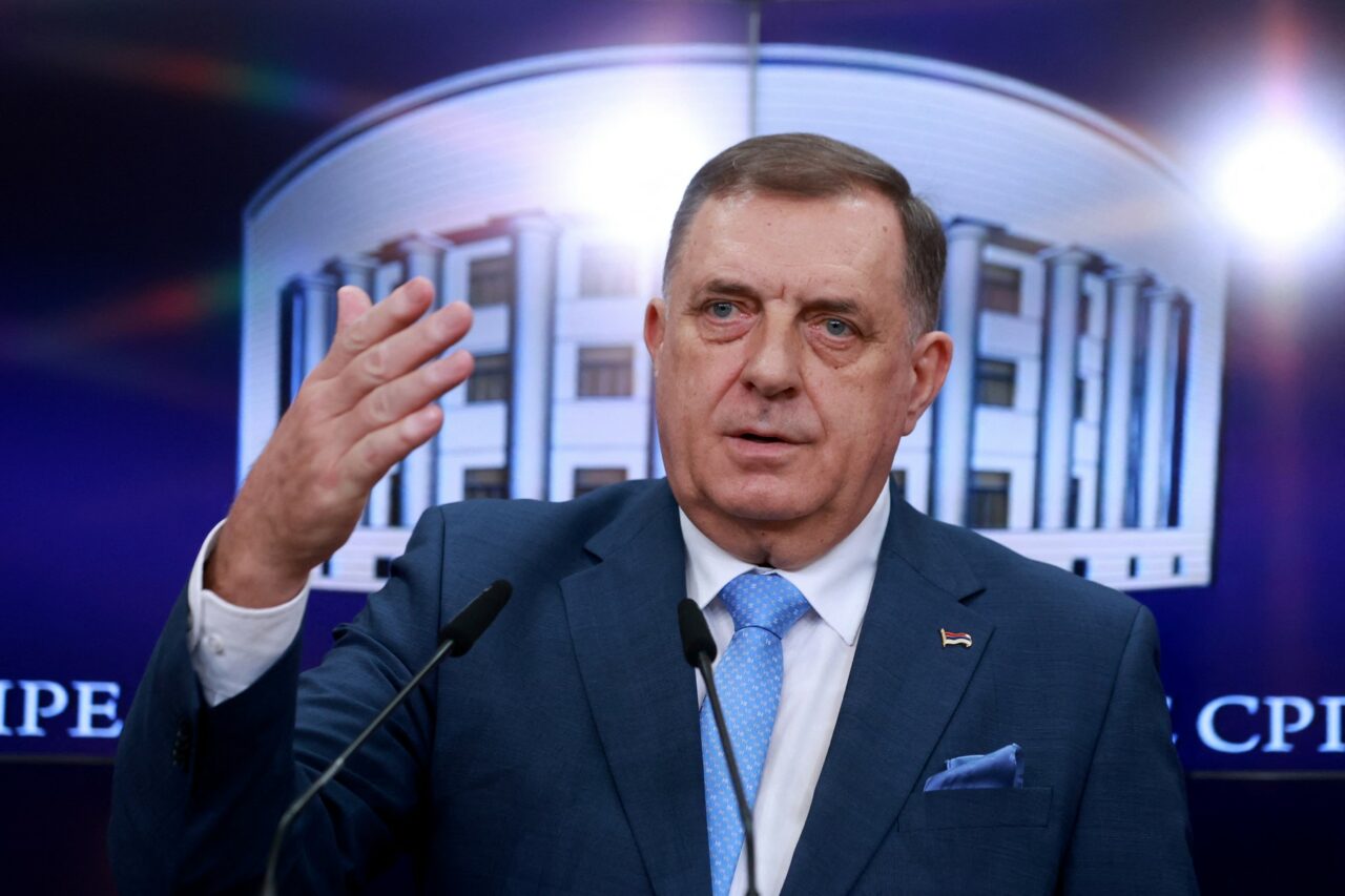 Bosnia și Herțegovina: O instanță a emis un mandat internațional de ARESTARE pe numele lui Milorad Dodik