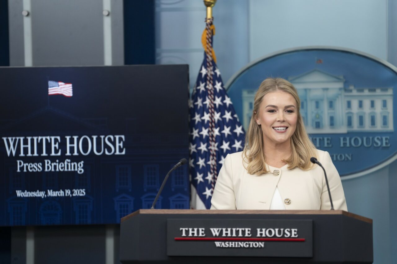 Casa Albă: Zelenski acceptă armistițiul parțial /Trump va discuta cu țări europene pentru a oferi Ucrainei sisteme PATRIOT