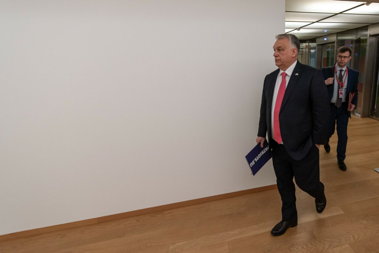 Viktor Orban denunță decizia „iresponsabilă” de extindere a NATO spre frontierele RUSIEI /UE vrea continuarea asistenței militare pentru Ucraina