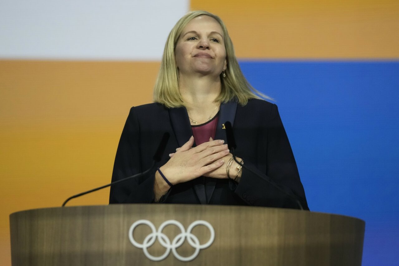 Kirsty Coventry, din Zimbabwe, a fost aleasă președinte al CIO. Ea este prima femeie, prima persoană din AFRICA și cel mai tânăr președinte
