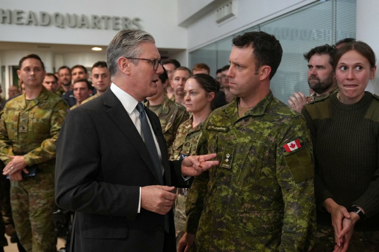Oficiali militari din zeci de țări europene elaborează planuri pentru o misiune de menținere a păcii în UCRAINA