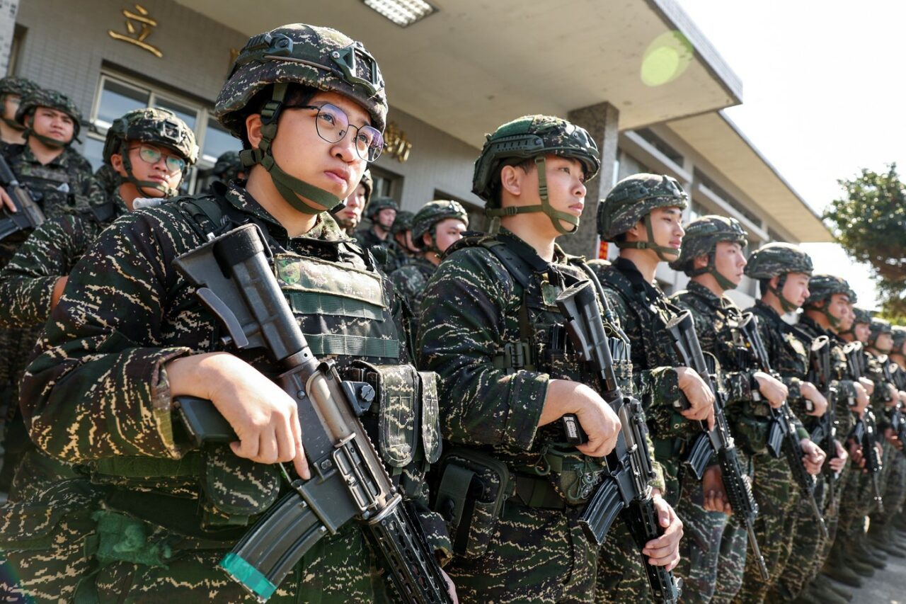 Taiwan: Militari din echipa de securitate a președintelui, condamnați la închisoare pentru SPIONAJ în favoarea Chinei